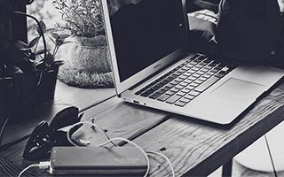 太疯狂！7000万英镑抢人，切尔西、曼联等6豪门疯抢的瑰宝值不值